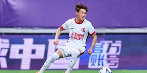 韦世豪3分钟闪击！任意球贴地斩破门，赛季第10球，6年新高