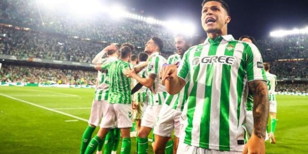 乐鱼体育登入-【现场】西班牙“最火爆德比”：贝蒂斯时隔多年胜死敌